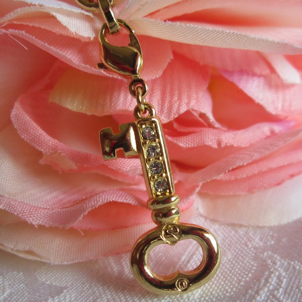💖 PARISIAN LIGHTS BY VONELLE VINTAGE KEY CHARM WITH CRYSTALS – NWOT 💖
